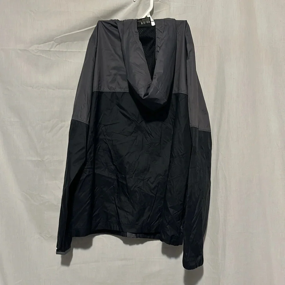 youth black & gray colorblock Under Armour jacket size large loose